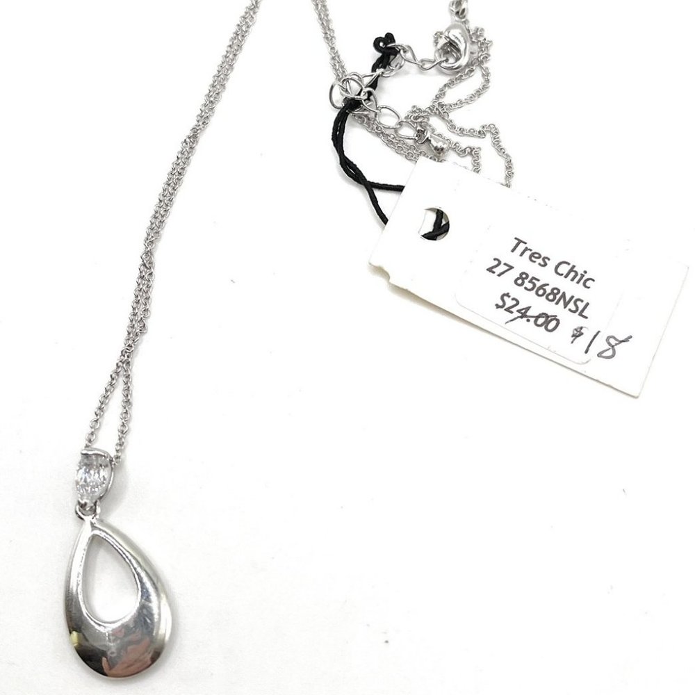 Tres Chic Zirconia Pendant Necklace (Case 8 ) 8568